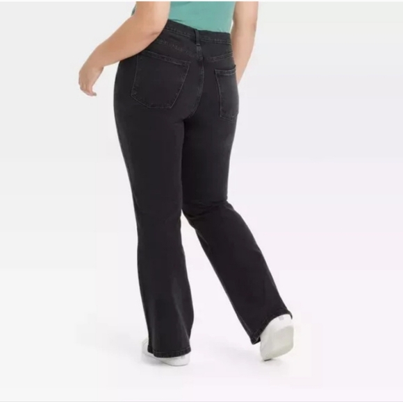 Universal Thread Black Flare Jeans - Picture 3 of 3